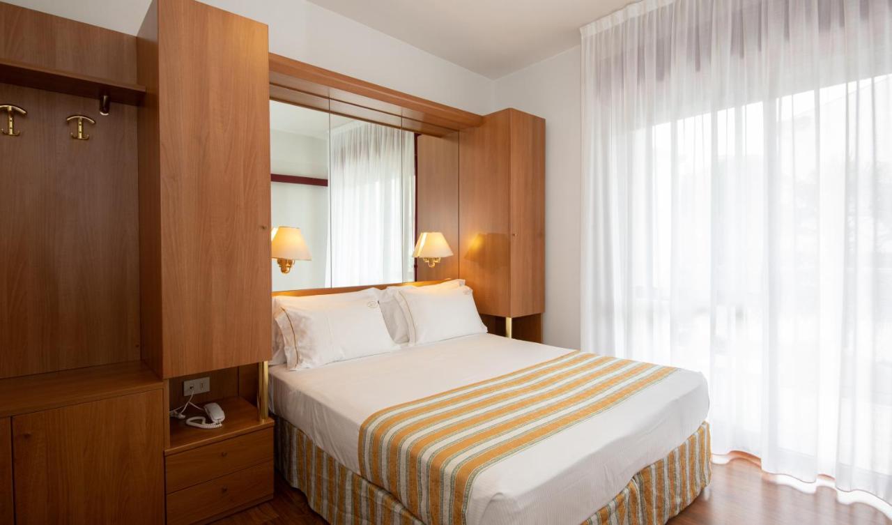 Hotel Imperia 리도 디 예솔로 외부 사진